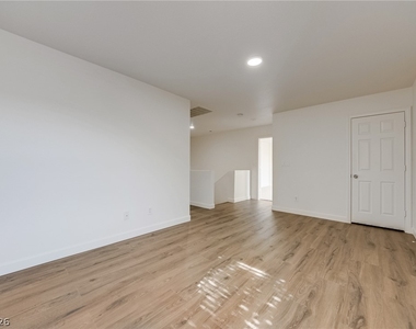10429 Vinson Point Avenue - Photo Thumbnail 23