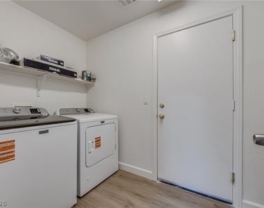 10429 Vinson Point Avenue - Photo Thumbnail 21