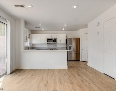 10429 Vinson Point Avenue - Photo Thumbnail 15