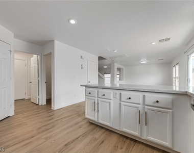 10429 Vinson Point Avenue - Photo Thumbnail 18