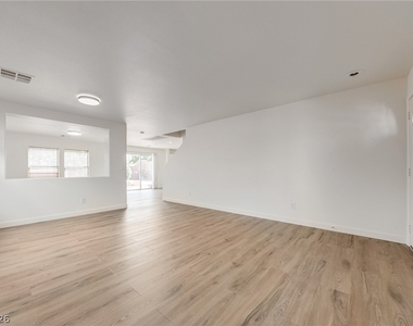 10429 Vinson Point Avenue - Photo Thumbnail 11