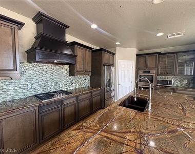 7811 Stroh Lane - Photo Thumbnail 3