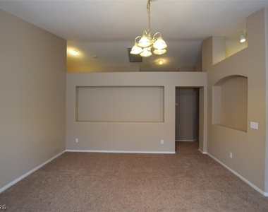 1024 Clover Tip Court - Photo Thumbnail 5