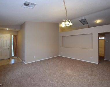 1024 Clover Tip Court - Photo Thumbnail 4