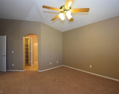 1024 Clover Tip Court - Photo Thumbnail 17