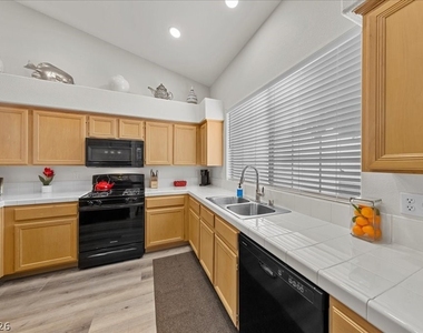 9962 Catalina Canyon Avenue - Photo Thumbnail 3