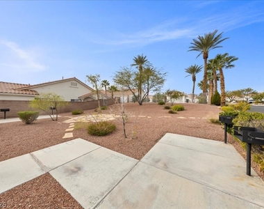 9962 Catalina Canyon Avenue - Photo Thumbnail 16