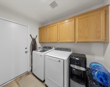 9962 Catalina Canyon Avenue - Photo Thumbnail 10