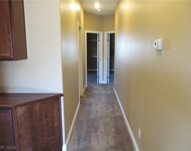7560 Nicklin Street - Photo Thumbnail 9