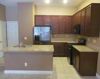 7560 Nicklin Street - Photo Thumbnail 5