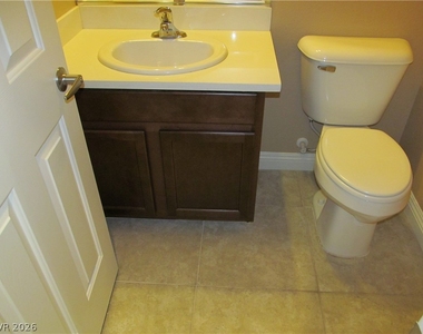 7560 Nicklin Street - Photo Thumbnail 8