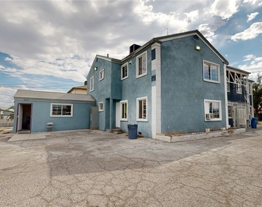530 E Oakey Boulevard - Photo Thumbnail 13