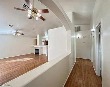 8009 Sierra Largo Drive - Photo Thumbnail 9