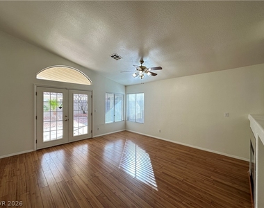 8009 Sierra Largo Drive - Photo Thumbnail 2