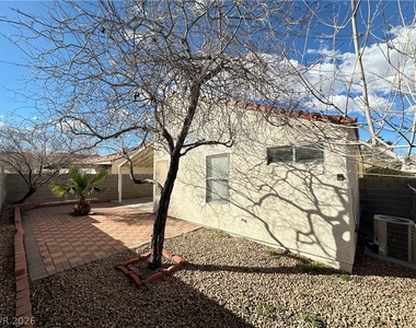 8009 Sierra Largo Drive - Photo Thumbnail 23