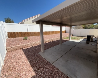 526 Regal Robin Way - Photo Thumbnail 10