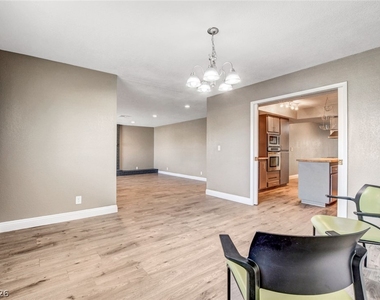 4367 S Mojave Road - Photo Thumbnail 13