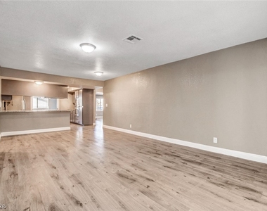 4367 S Mojave Road - Photo Thumbnail 17