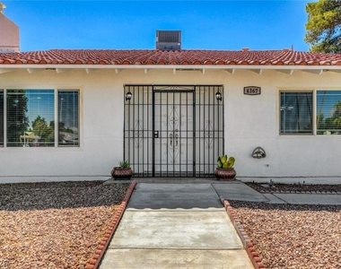 4367 S Mojave Road - Photo Thumbnail 3