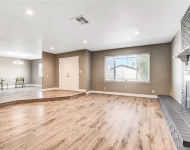 4367 S Mojave Road - Photo Thumbnail 7