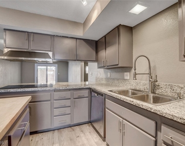 4367 S Mojave Road - Photo Thumbnail 24