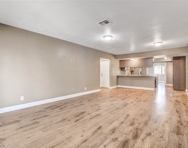 4367 S Mojave Road - Photo Thumbnail 16
