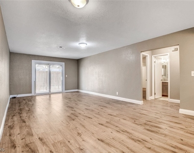 4367 S Mojave Road - Photo Thumbnail 15