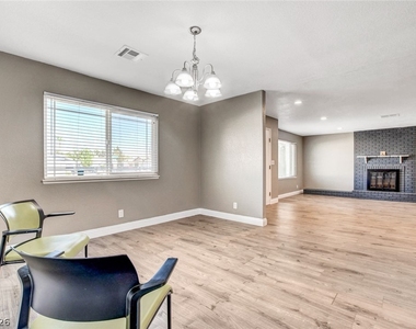 4367 S Mojave Road - Photo Thumbnail 12