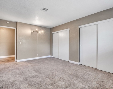 4367 S Mojave Road - Photo Thumbnail 37