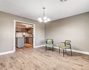 4367 S Mojave Road - Photo Thumbnail 11