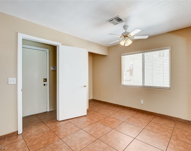 3290 Dragon Fly Street - Photo Thumbnail 13