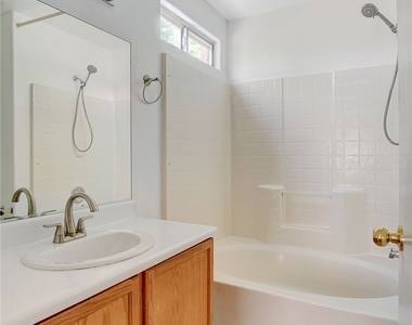 3290 Dragon Fly Street - Photo Thumbnail 32