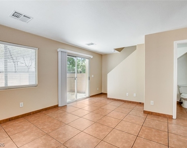 3290 Dragon Fly Street - Photo Thumbnail 5