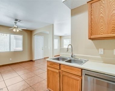 3290 Dragon Fly Street - Photo Thumbnail 20