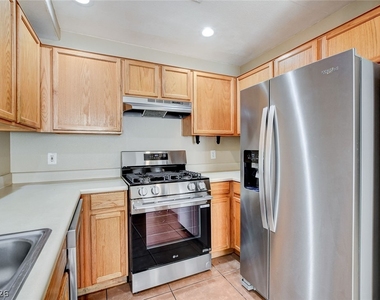 3290 Dragon Fly Street - Photo Thumbnail 18
