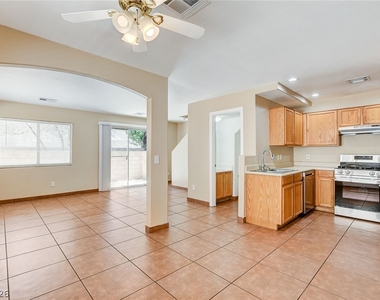 3290 Dragon Fly Street - Photo Thumbnail 15