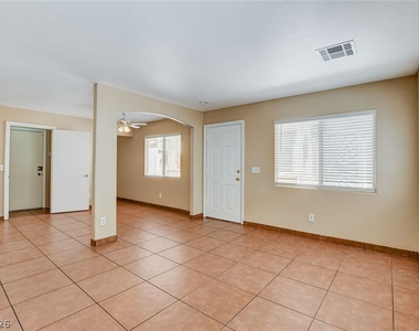 3290 Dragon Fly Street - Photo Thumbnail 8