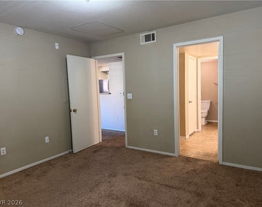 555 E Silverado Ranch Boulevard - Photo Thumbnail 13