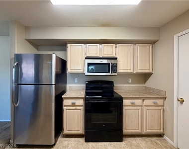 555 E Silverado Ranch Boulevard - Photo Thumbnail 5