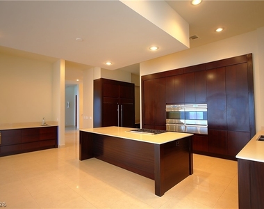 7518 Yonie Court - Photo Thumbnail 2