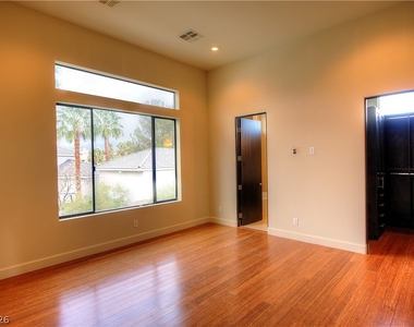 7518 Yonie Court - Photo Thumbnail 6