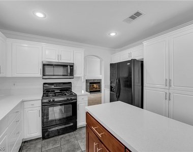 8915 Sandy Slate Way - Photo Thumbnail 12