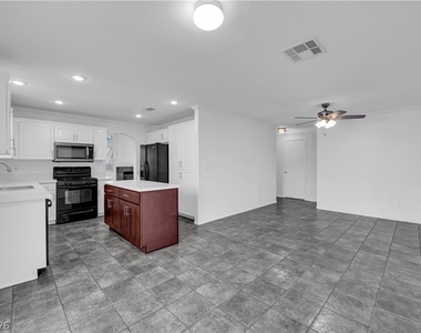 8915 Sandy Slate Way - Photo Thumbnail 13