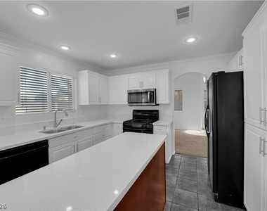 8915 Sandy Slate Way - Photo Thumbnail 11