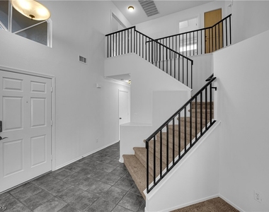 8915 Sandy Slate Way - Photo Thumbnail 5