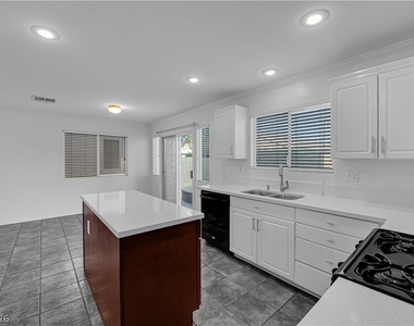 8915 Sandy Slate Way - Photo Thumbnail 9