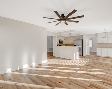 2905 Saint Kitts Court - Photo Thumbnail 10