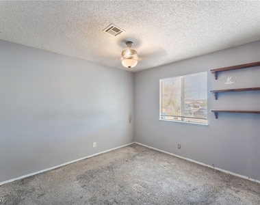 4268 Hampshire Circle - Photo Thumbnail 19