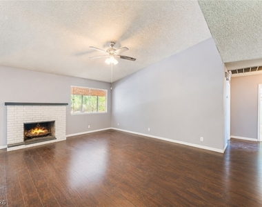 4268 Hampshire Circle - Photo Thumbnail 2