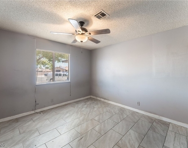 4268 Hampshire Circle - Photo Thumbnail 21